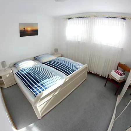 Ruhige und gemütliche Ferienwohnung in Calden Exterior foto