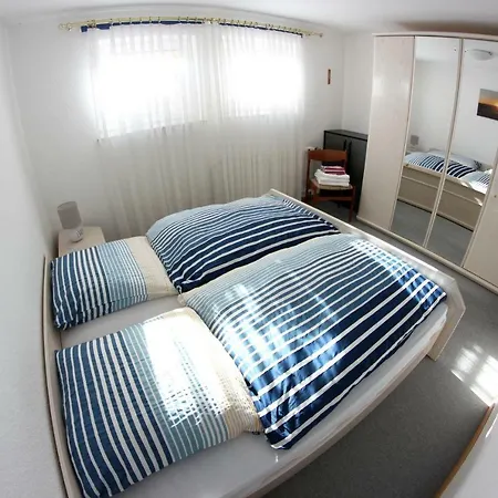 Ruhige und gemütliche Ferienwohnung in Calden Exterior foto